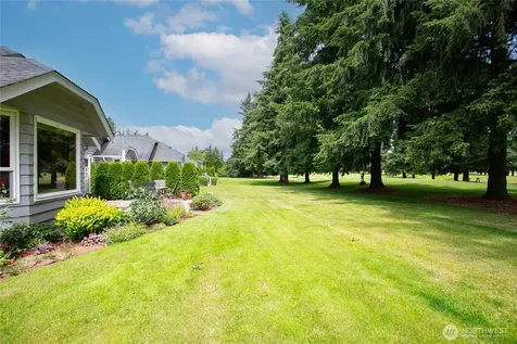 6830 Golf View Drive Lynden WA 98264
