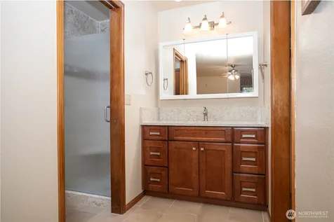 6830 Golf View Drive Lynden WA 98264