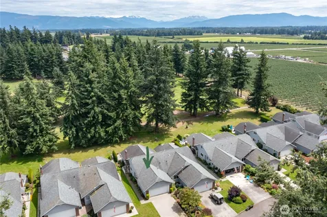 6830 Golf View Drive Lynden WA 98264