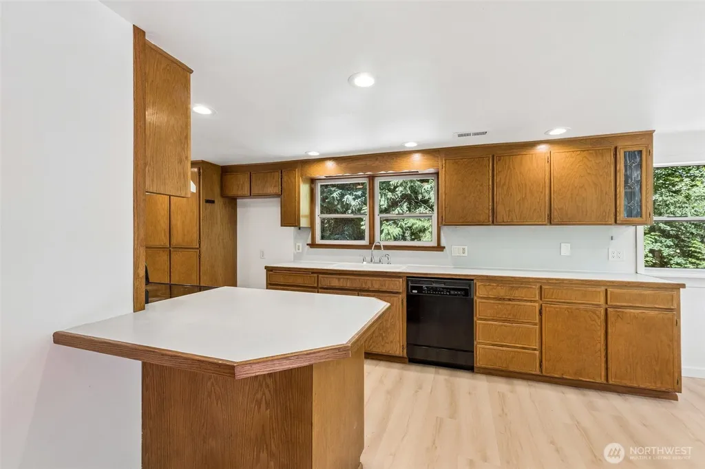 7629 236th Street SW Edmonds WA 98026