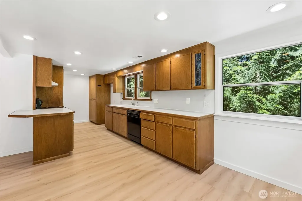 7629 236th Street SW Edmonds WA 98026