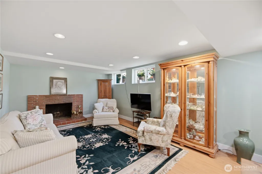 3947 SW Portland Street Seattle WA 98136