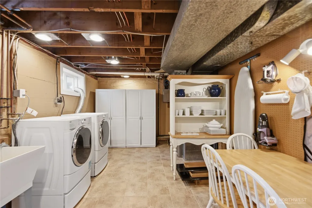 3947 SW Portland Street Seattle WA 98136