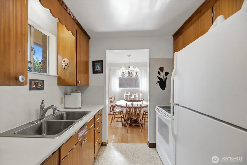 3947 SW Portland Street Seattle WA 98136
