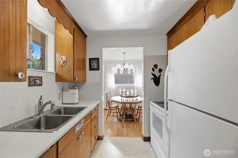 3947 SW Portland Street Seattle WA 98136