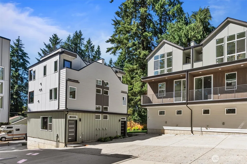 10750 Interlake Avenue N Seattle WA 98133