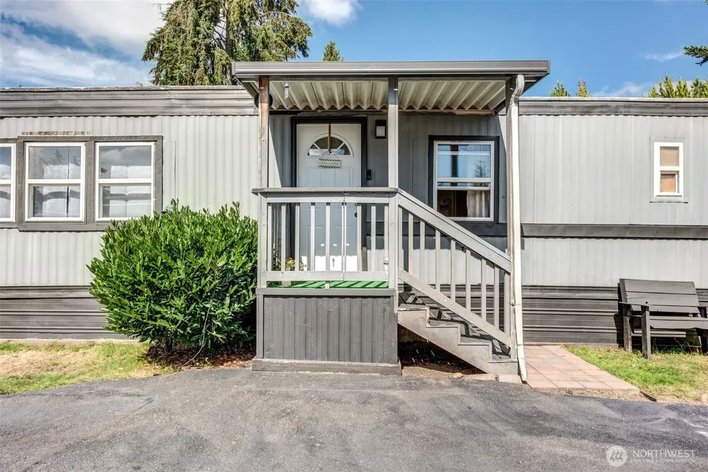 11622 Silver Lake Road Everett WA 98208