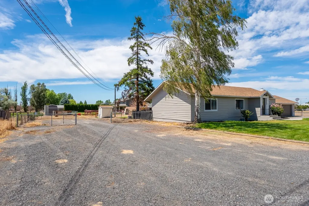 2096 Hamilton Road NE Moses Lake WA 98837