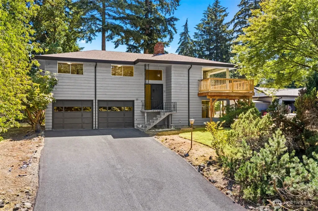 41 NW Doncee Drive Bremerton WA 98311