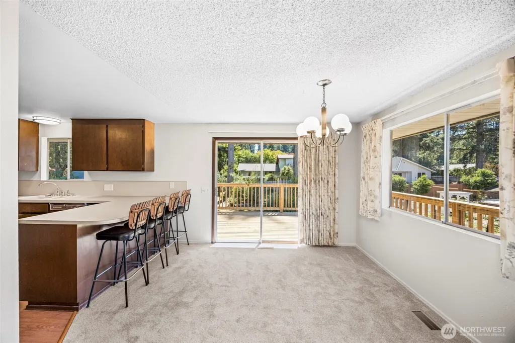41 NW Doncee Drive Bremerton WA 98311