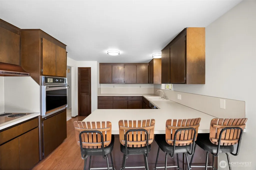41 NW Doncee Drive Bremerton WA 98311