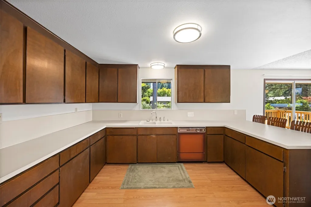 41 NW Doncee Drive Bremerton WA 98311