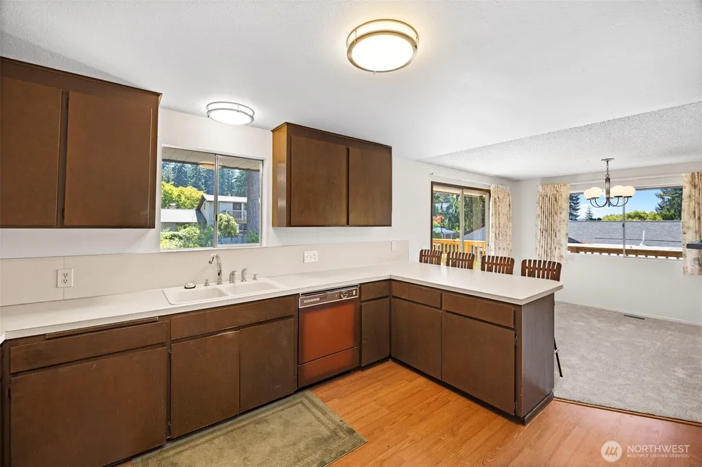 41 NW Doncee Drive Bremerton WA 98311
