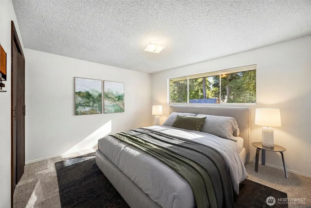 41 NW Doncee Drive Bremerton WA 98311