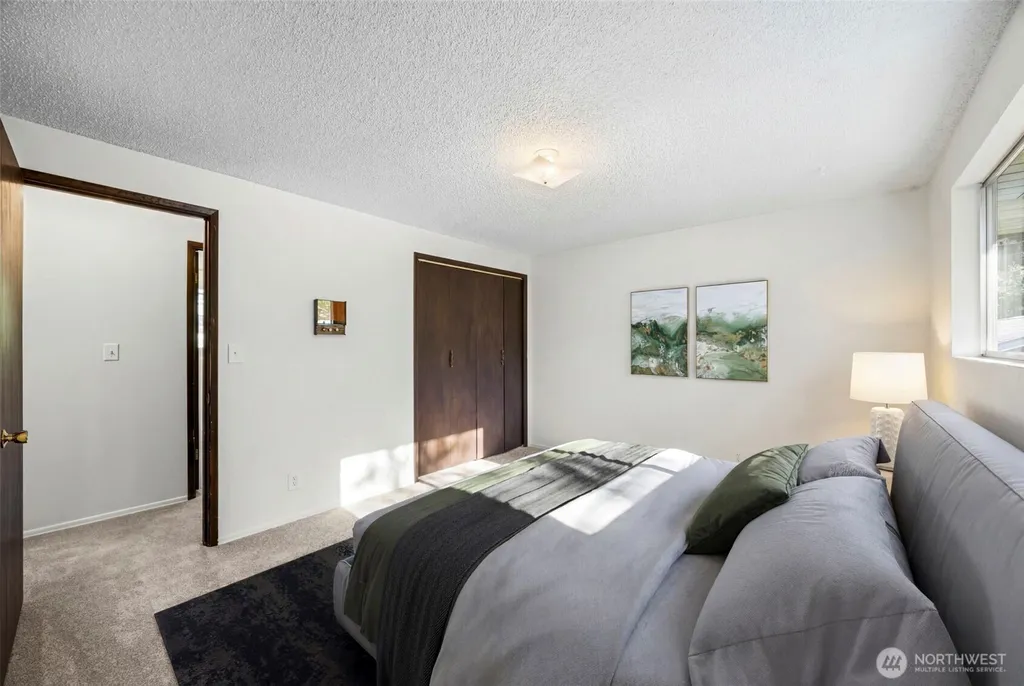 41 NW Doncee Drive Bremerton WA 98311
