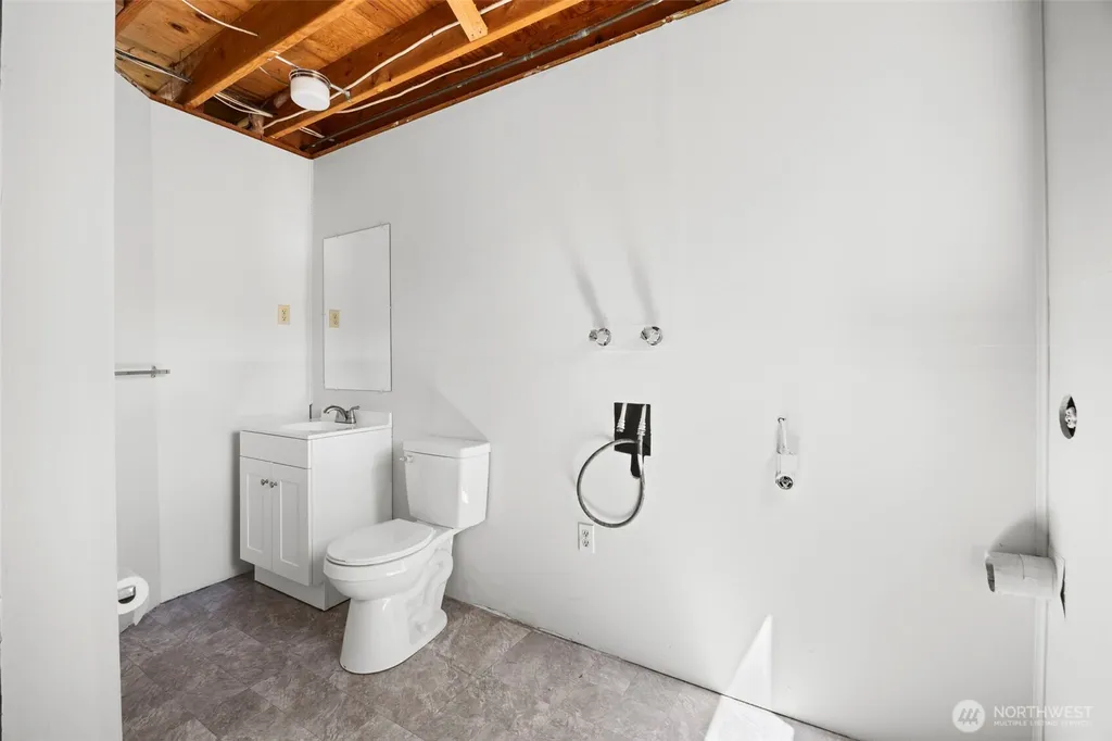 41 NW Doncee Drive Bremerton WA 98311
