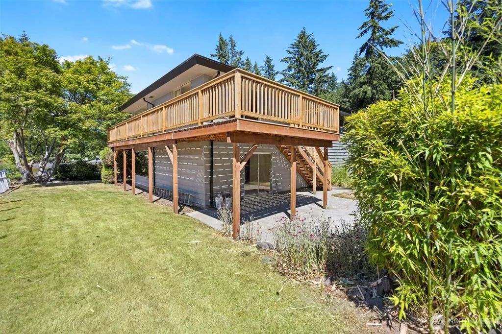 41 NW Doncee Drive Bremerton WA 98311