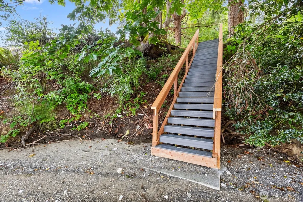 804 E Colonel Wright Road Shelton WA 98584