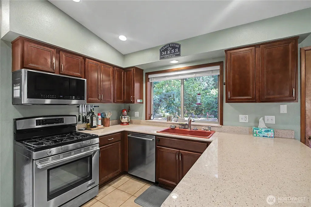 6124 Shady Lane SE Lacey WA 98503