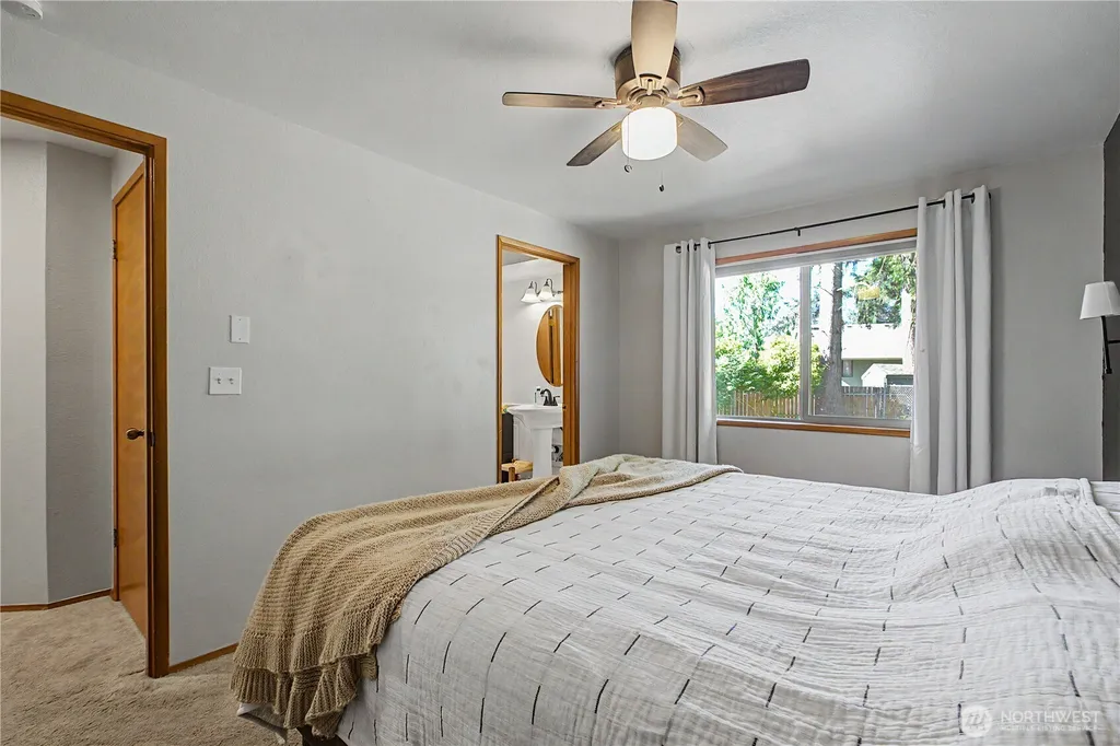 6124 Shady Lane SE Lacey WA 98503
