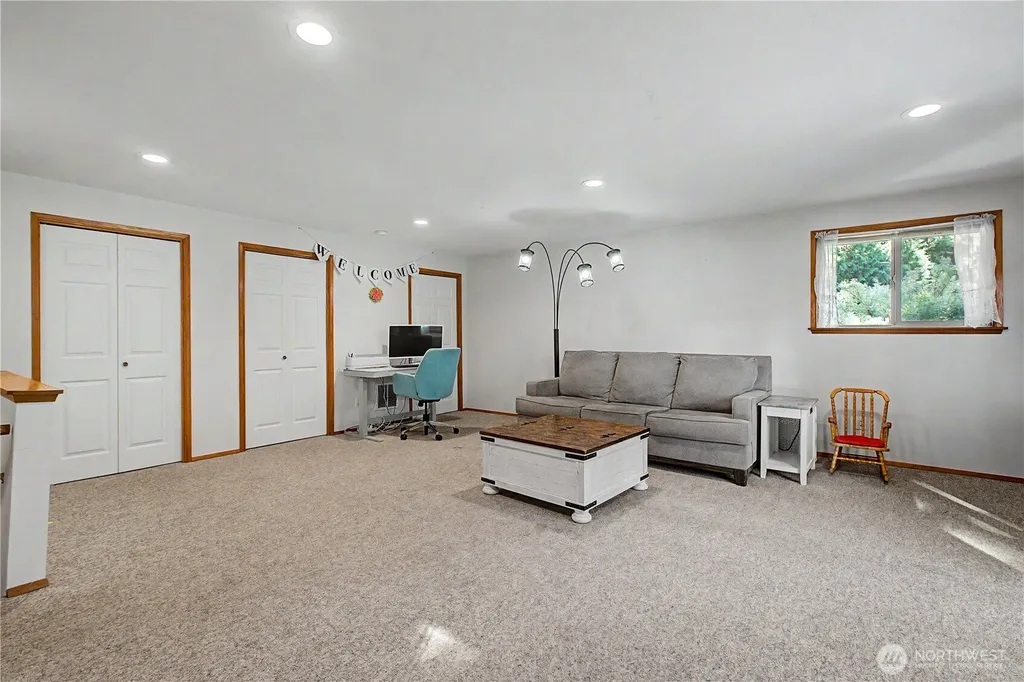 6124 Shady Lane SE Lacey WA 98503