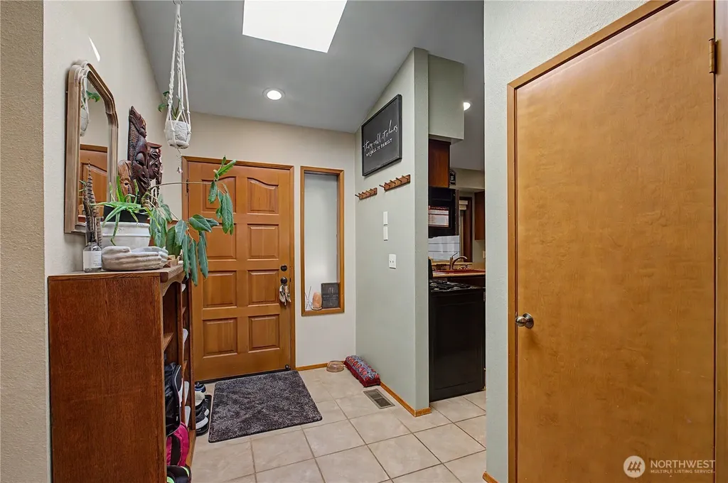 6124 Shady Lane SE Lacey WA 98503