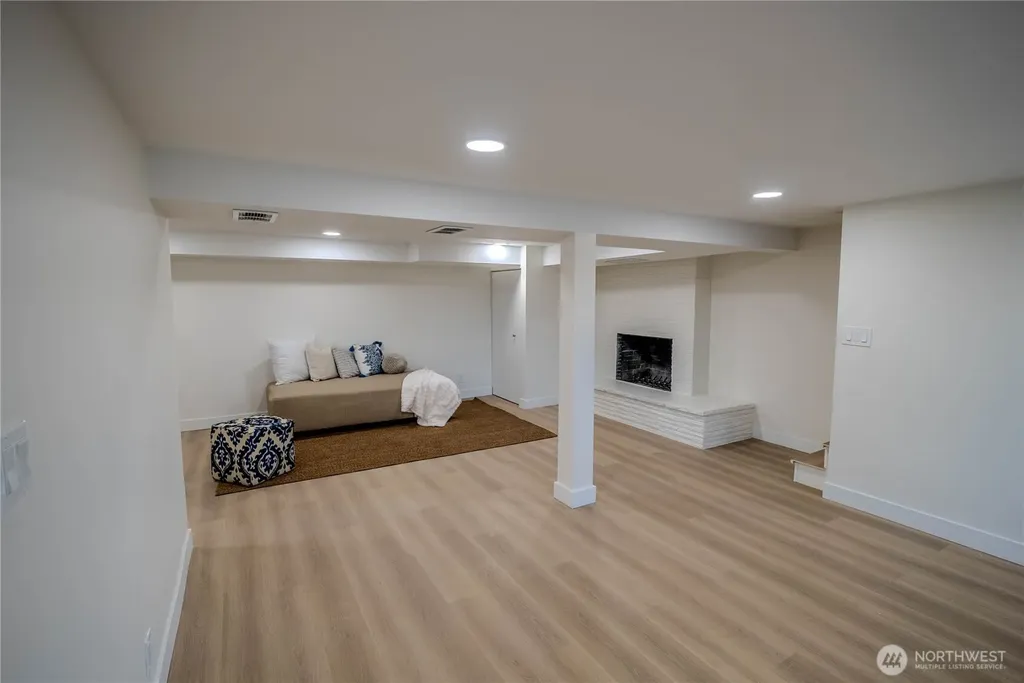 7716 S Mission Drive Seattle WA 98178