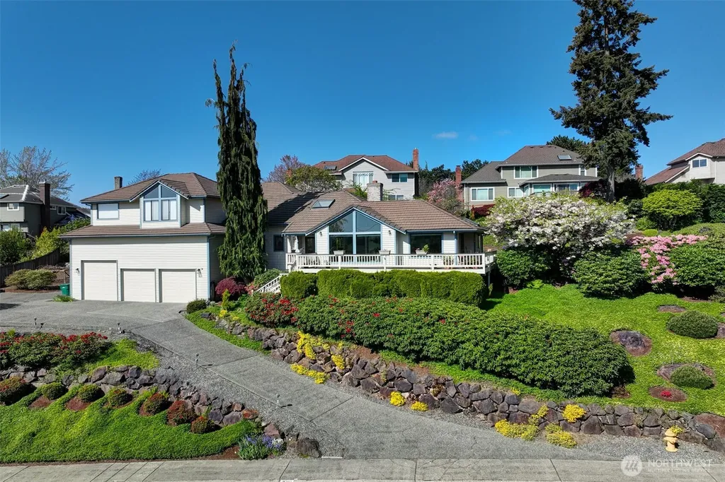 8211 128th Avenue SE Newcastle WA 98056