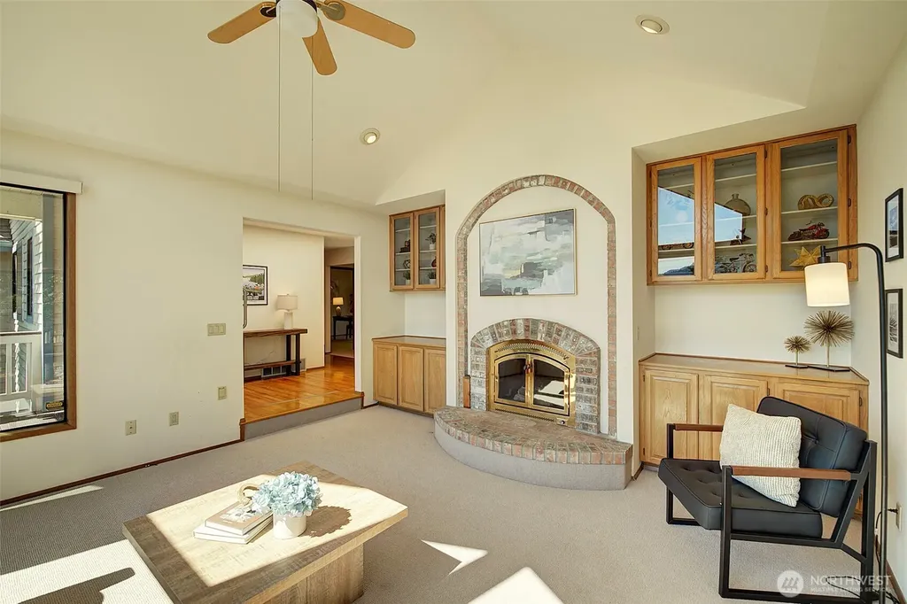 8211 128th Avenue SE Newcastle WA 98056