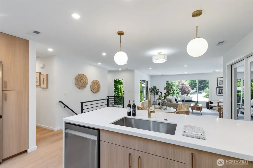 9001 28th Avenue NW Seattle WA 98117