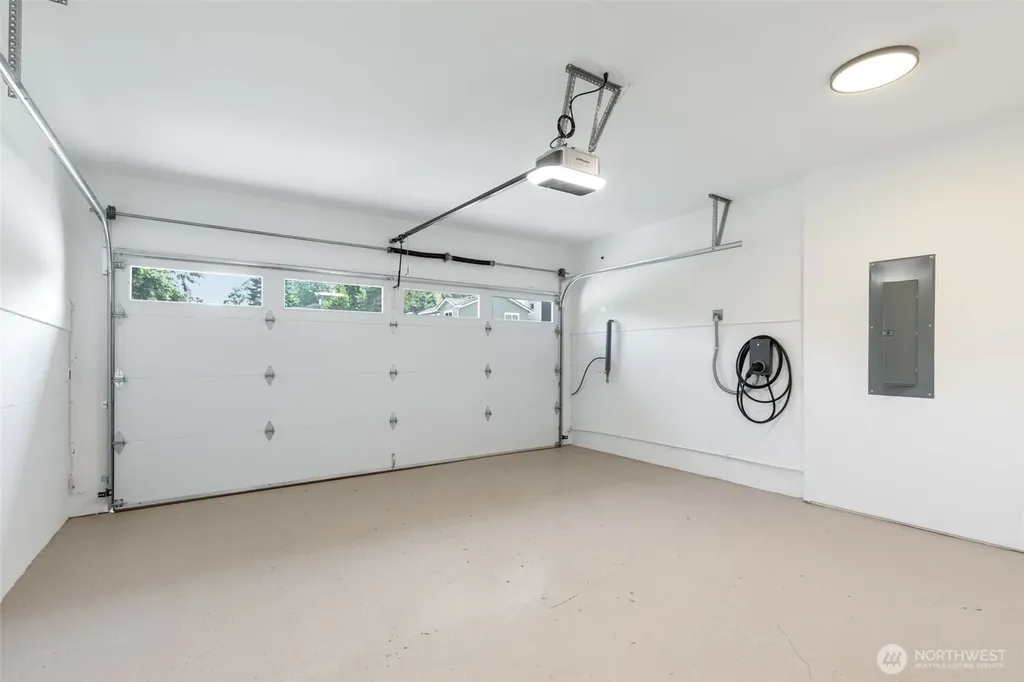 9001 28th Avenue NW Seattle WA 98117
