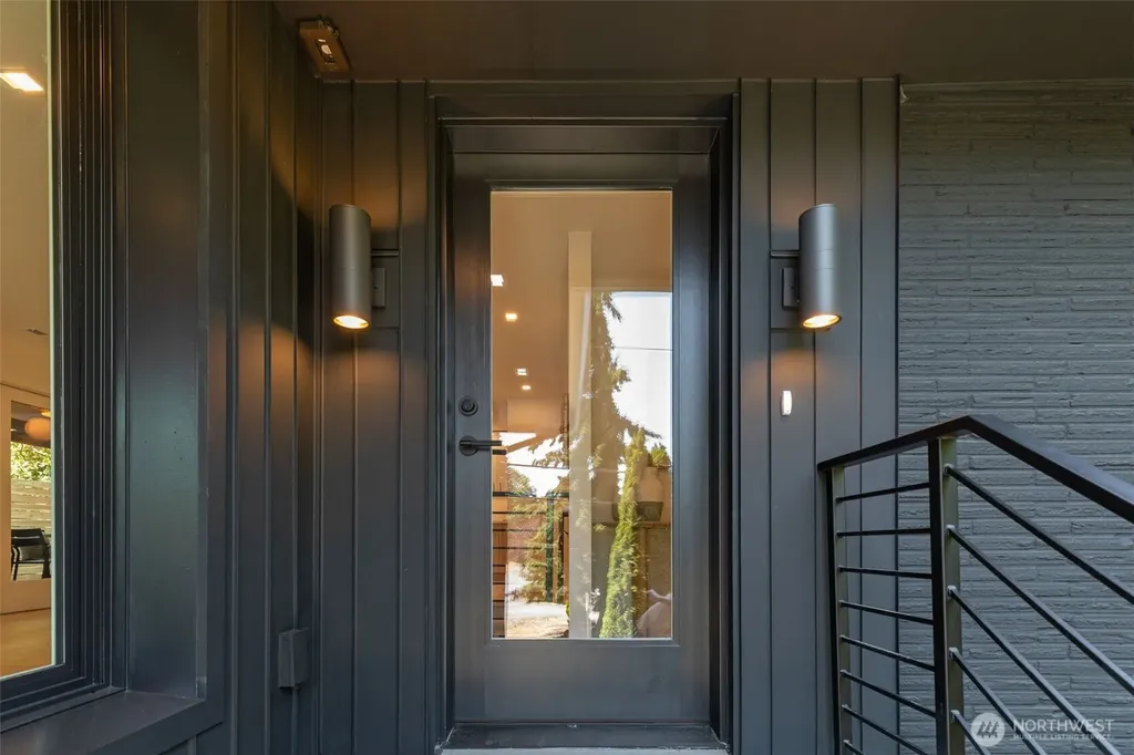 9001 28th Avenue NW Seattle WA 98117