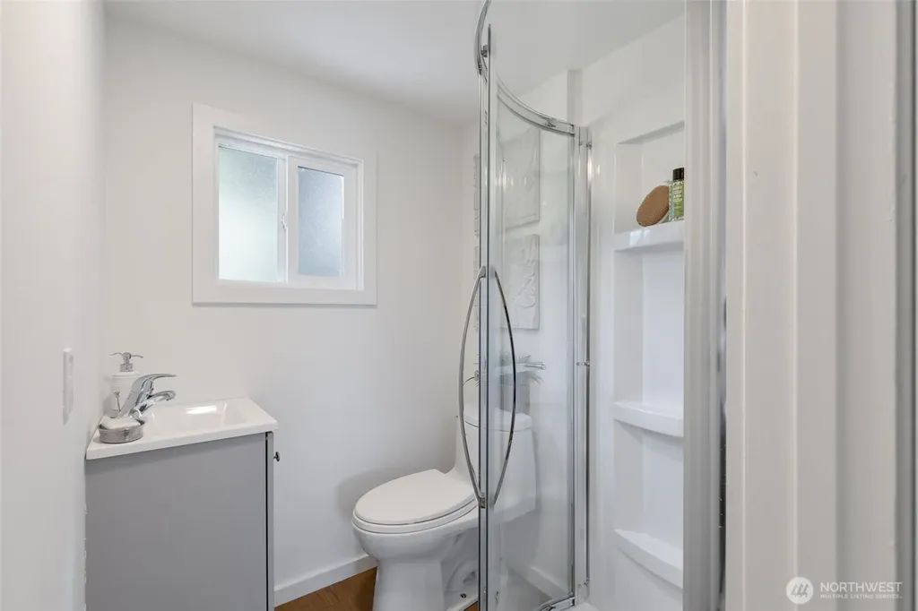 9001 28th Avenue NW Seattle WA 98117