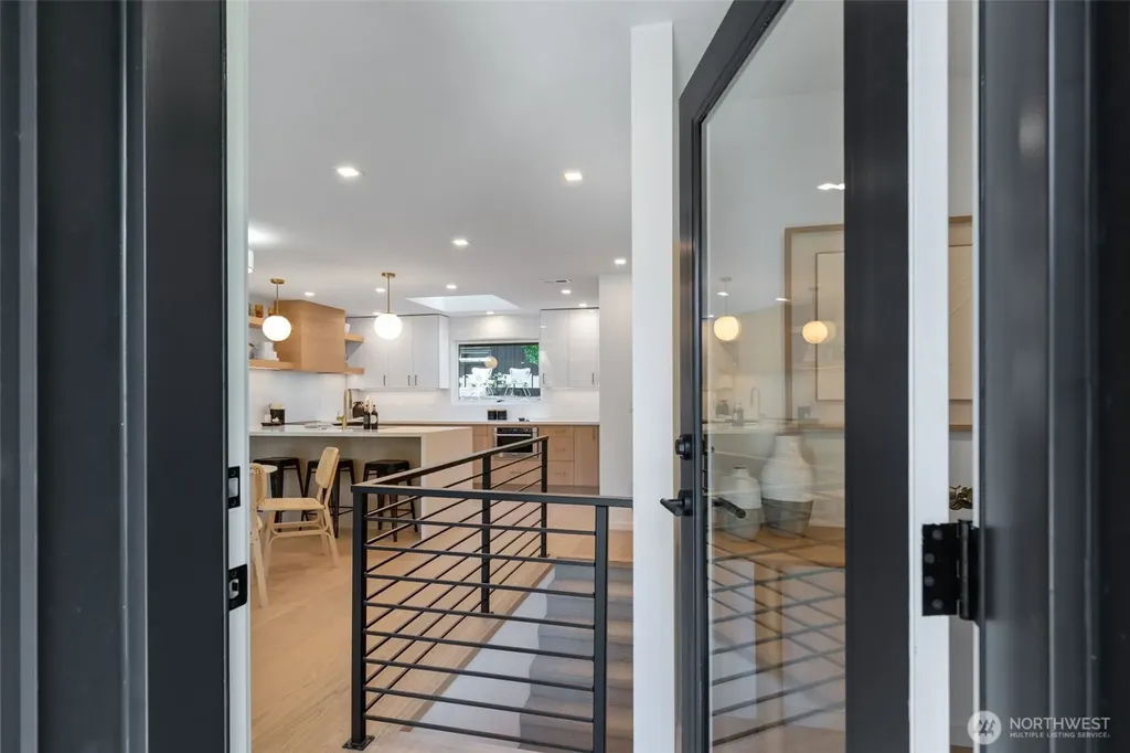 9001 28th Avenue NW Seattle WA 98117