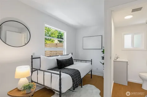 9001 28th Avenue NW Seattle WA 98117
