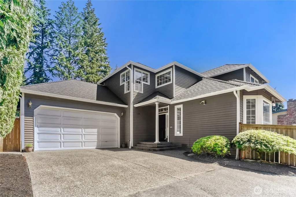 724 N 190th Street Shoreline WA 98133