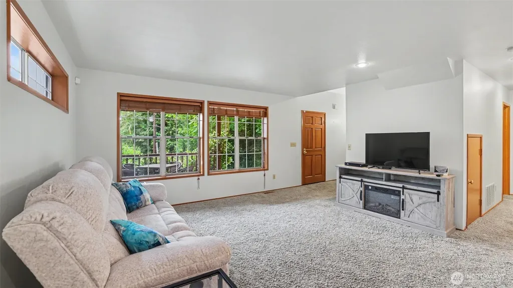 14422 200th Avenue SE Renton WA 98059