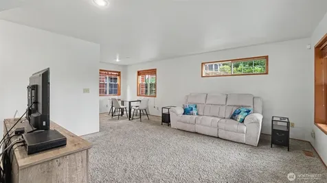 14422 200th Avenue SE Renton WA 98059