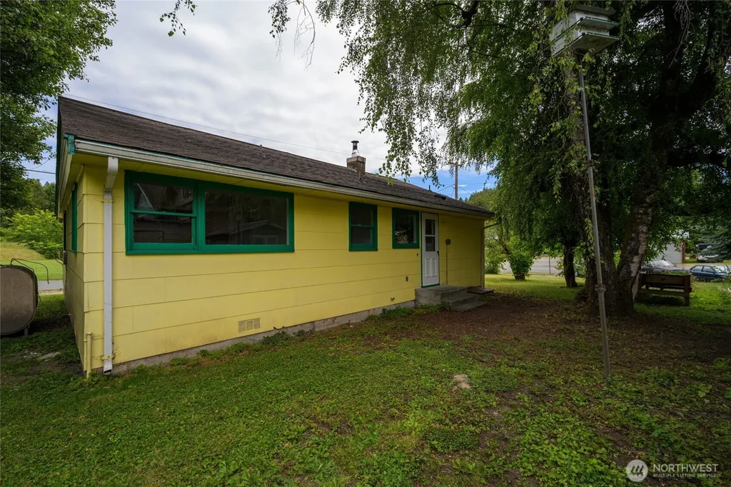 7320 E Avenue Concrete WA 98237