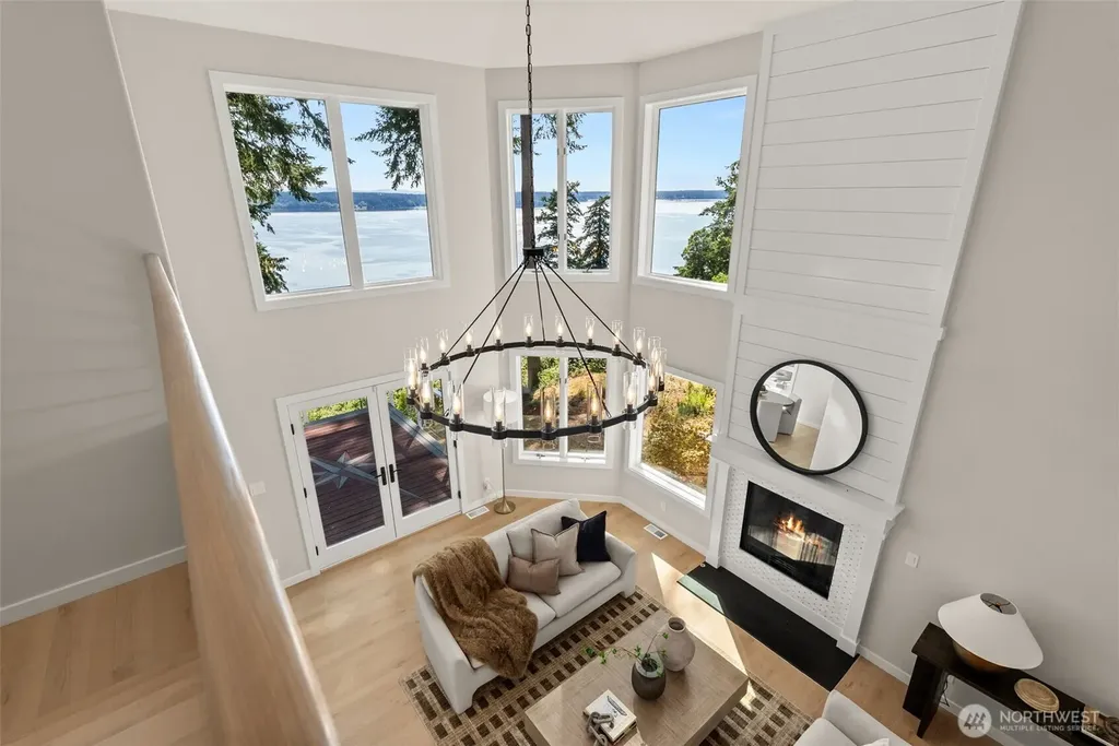 1108 7th Court Fox Island WA 98333