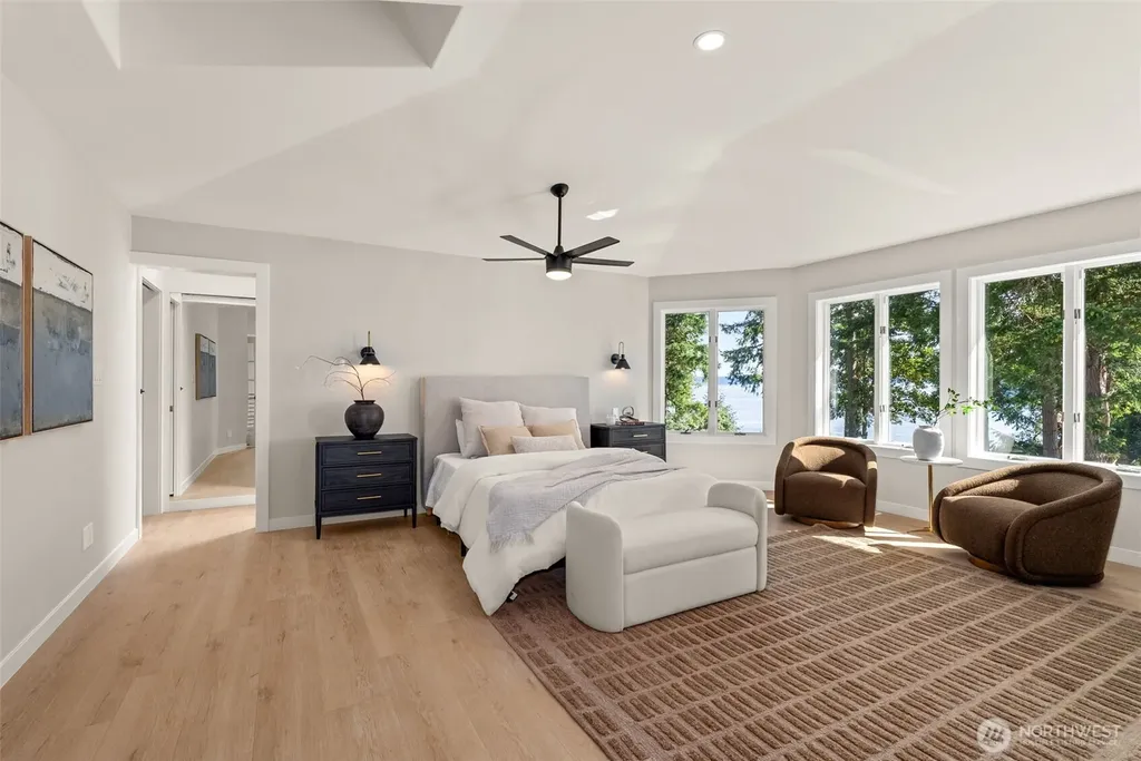 1108 7th Court Fox Island WA 98333