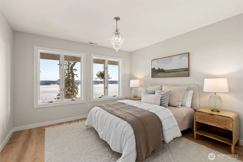 1108 7th Court Fox Island WA 98333