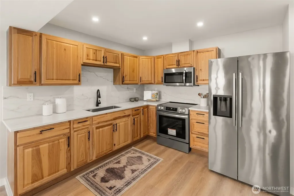 1108 7th Court Fox Island WA 98333