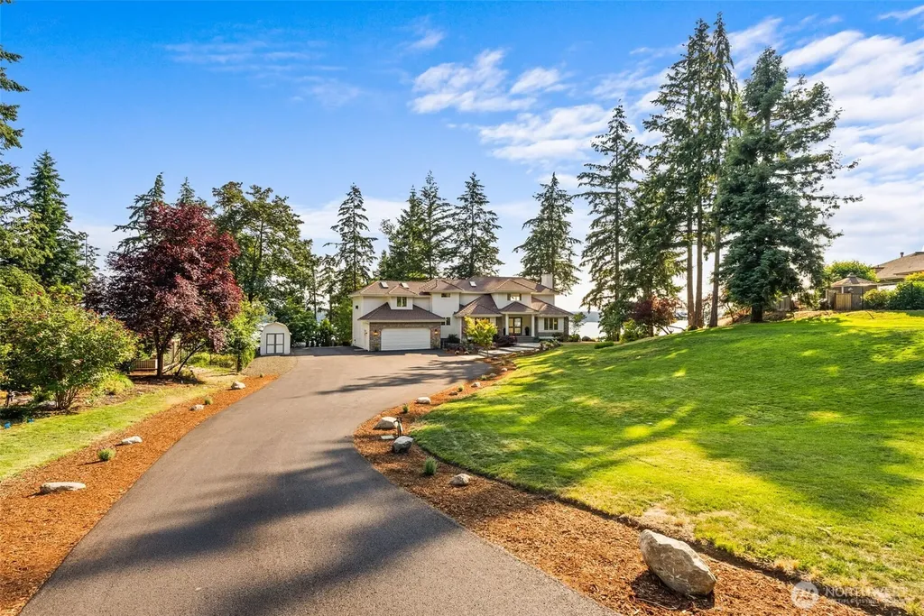 1108 7th Court Fox Island WA 98333
