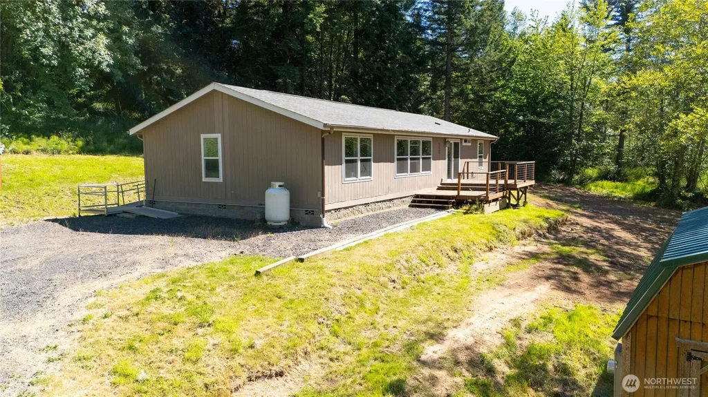 126 Burchett Road Onalaska WA 98570