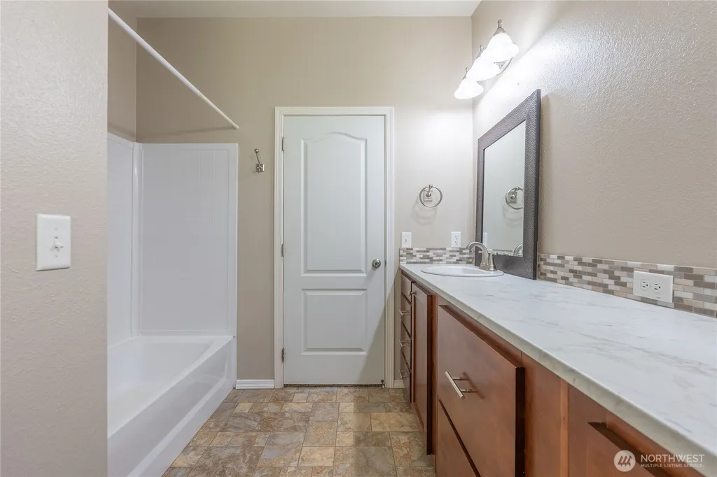 126 Burchett Road Onalaska WA 98570