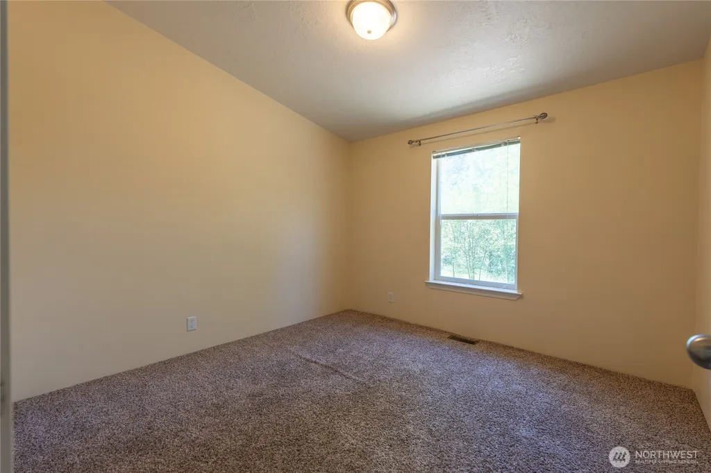 126 Burchett Road Onalaska WA 98570
