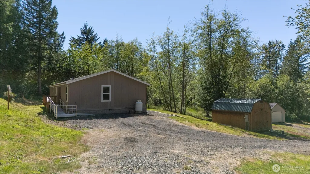 126 Burchett Road Onalaska WA 98570
