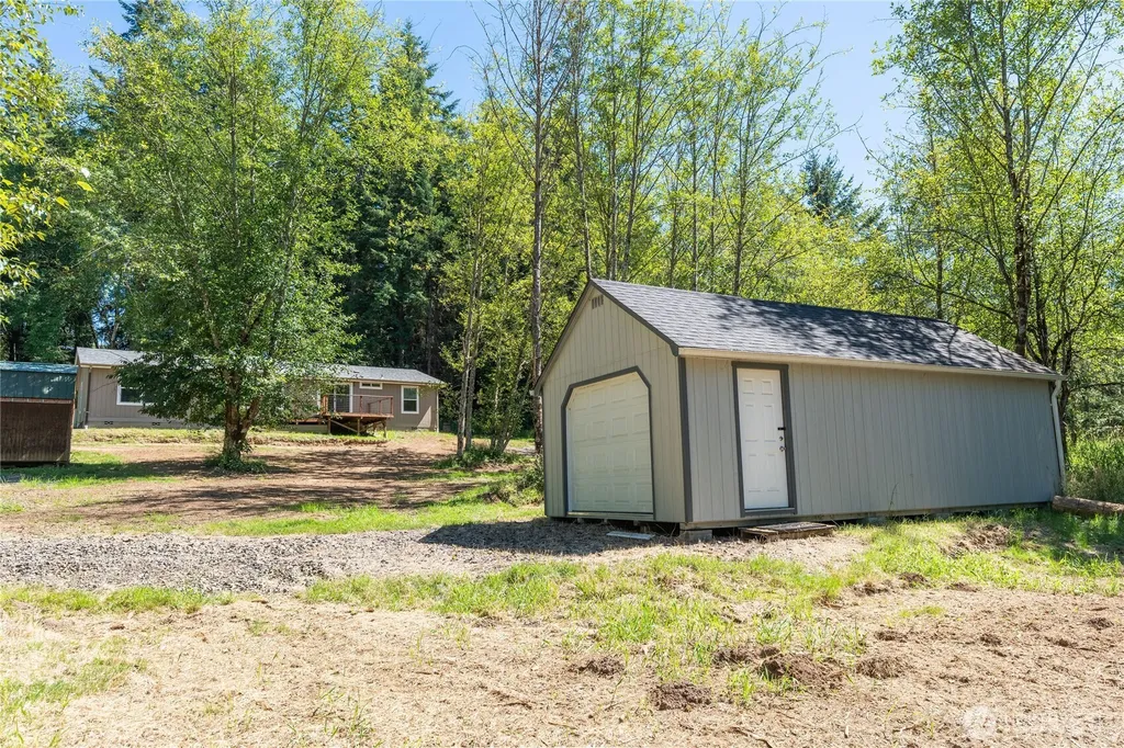 126 Burchett Road Onalaska WA 98570