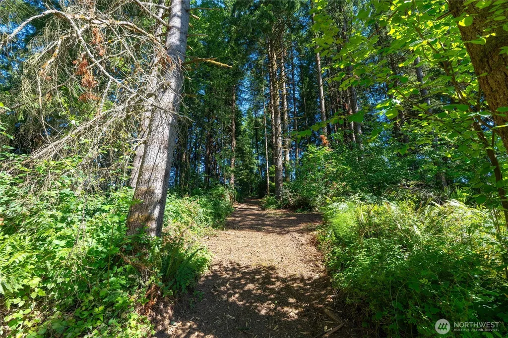 126 Burchett Road Onalaska WA 98570